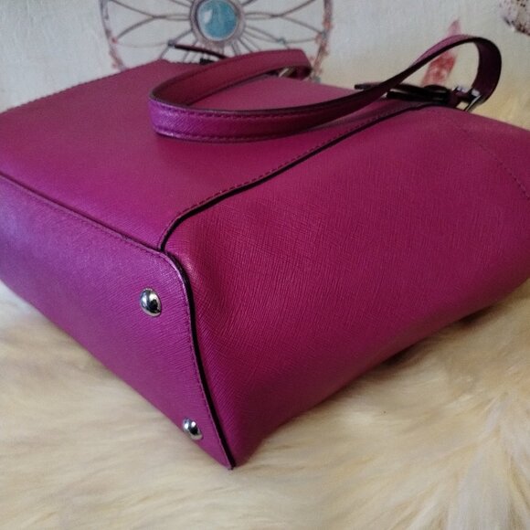 MIchael Kors - Charlotte Large Saffiano Leather Top-Zip Bag in Dragonfruit Pink - Picture 10 of 12